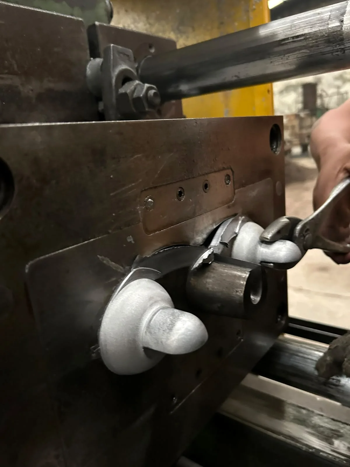 Operación de molde durante un ciclo de inyección de aluminio